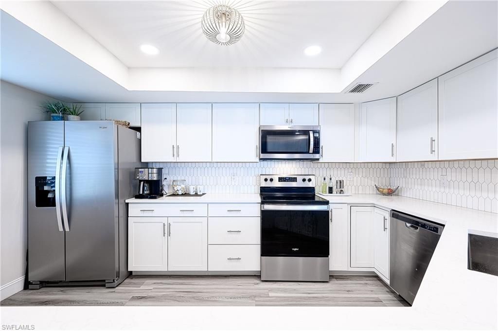 586 Beachwalk Cir, Unit O-205, Naples, FL 34108 Photo