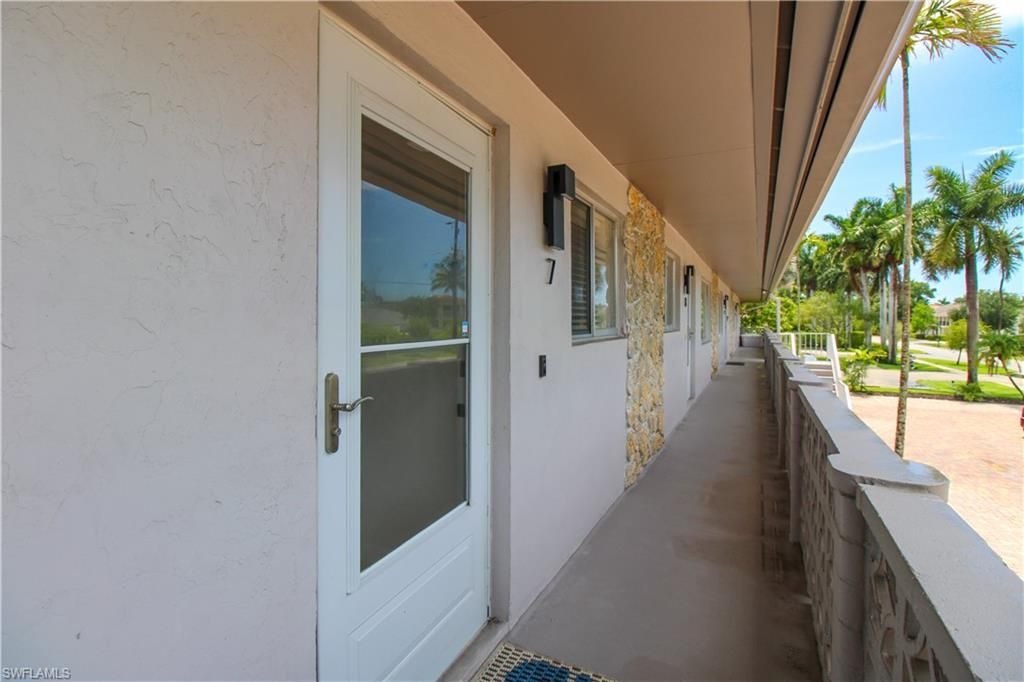 1686 Blue Point Ave, Unit B7, Naples, FL 34102 Photo