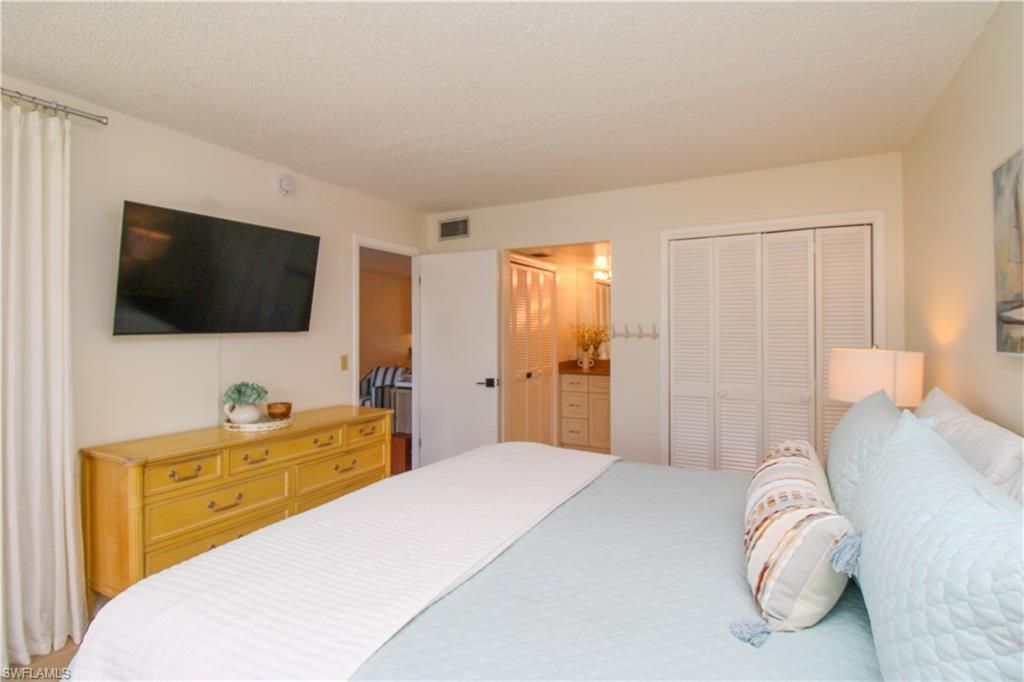 1686 Blue Point Ave, Unit B7, Naples, FL 34102 Photo