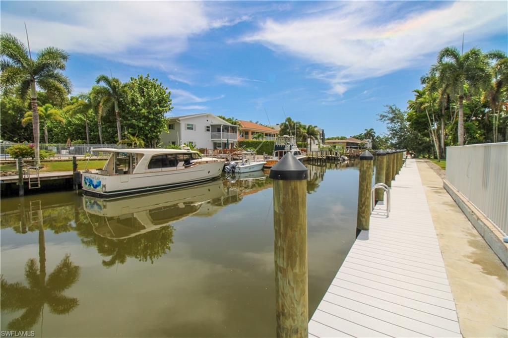 1686 Blue Point Ave, Unit B7, Naples, FL 34102 Photo
