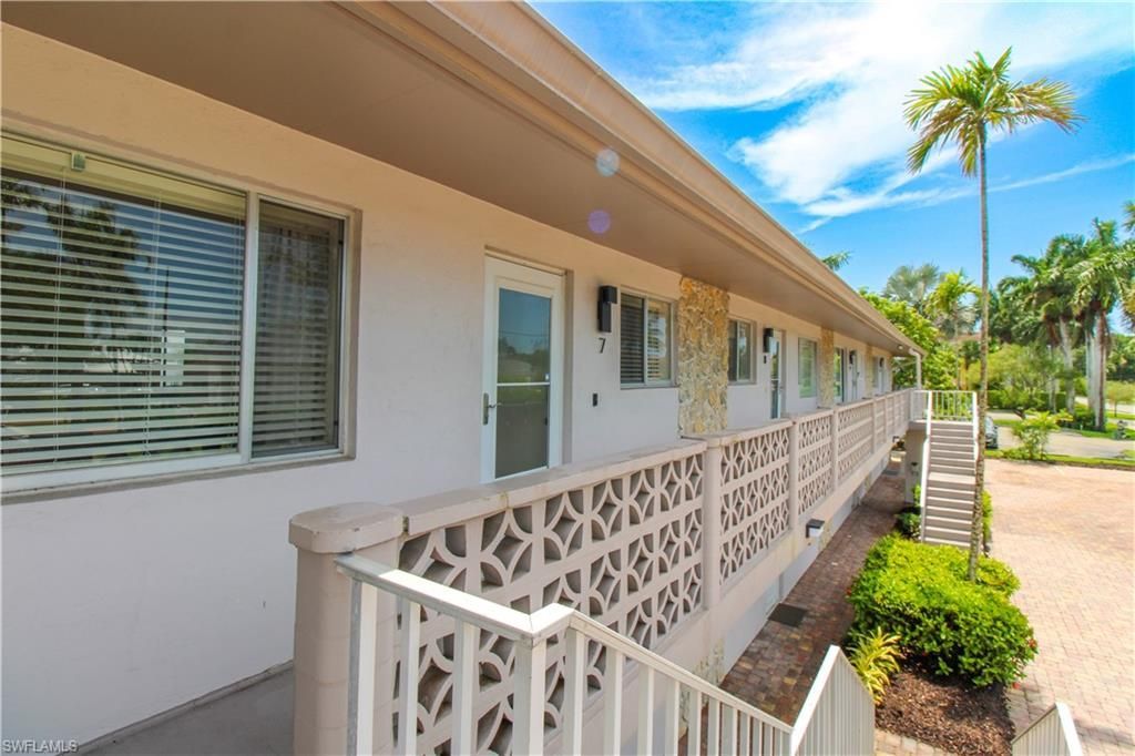1686 Blue Point Ave, Unit B7, Naples, FL 34102 Photo