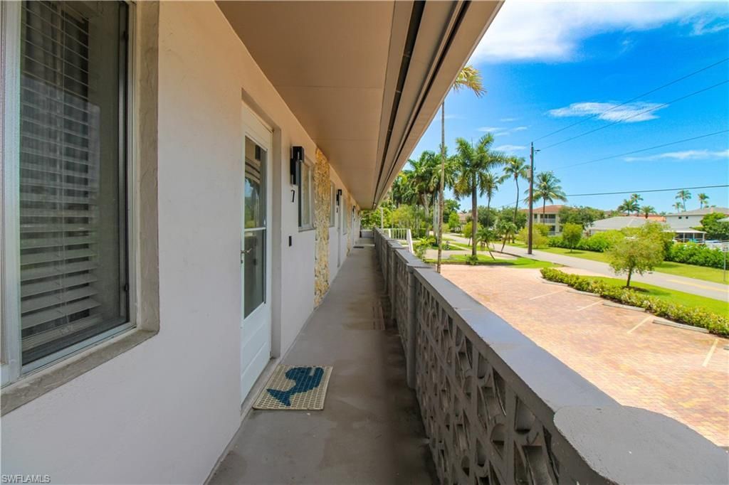 1686 Blue Point Ave, Unit B7, Naples, FL 34102 Photo