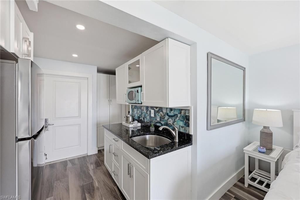 900 Broad Ave S, Unit 125, Naples, FL 34102 Photo