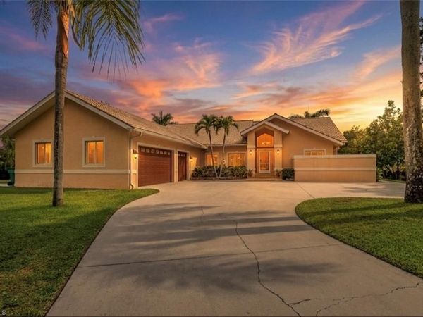 6020 Green BLVD, NAPLES, FL 34116