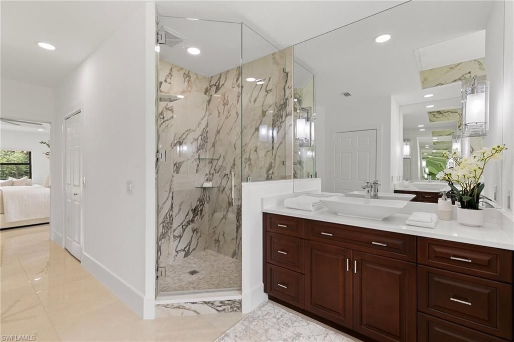221 10th St Se, Naples, FL 34117 Photo