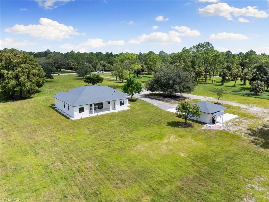 221 10th St Se, Naples, FL 34117 Photo