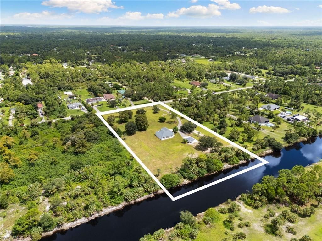 221 10th St Se, Naples, FL 34117 Photo