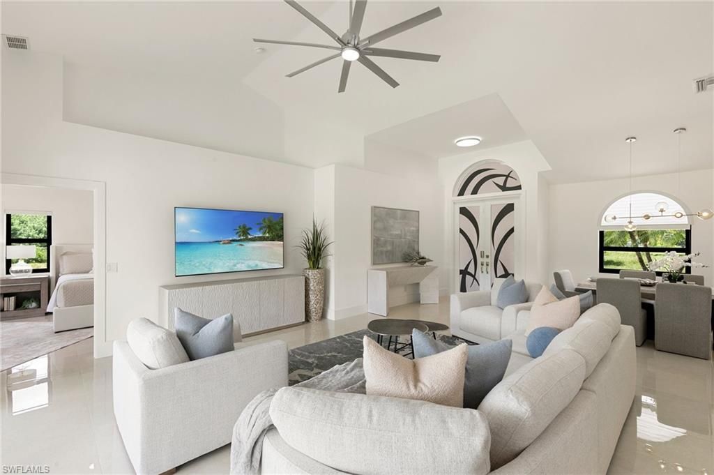 221 10th St Se, Naples, FL 34117 Photo