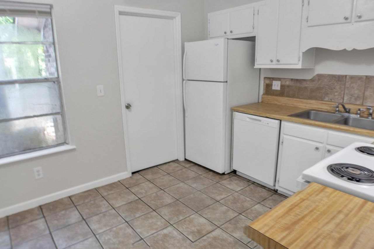 1212 Boone Hill Road Photo 6