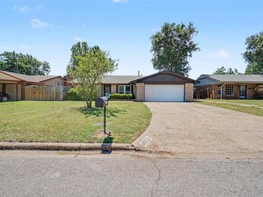 6326 NW Andrews Ave, Lawton, OK 73505