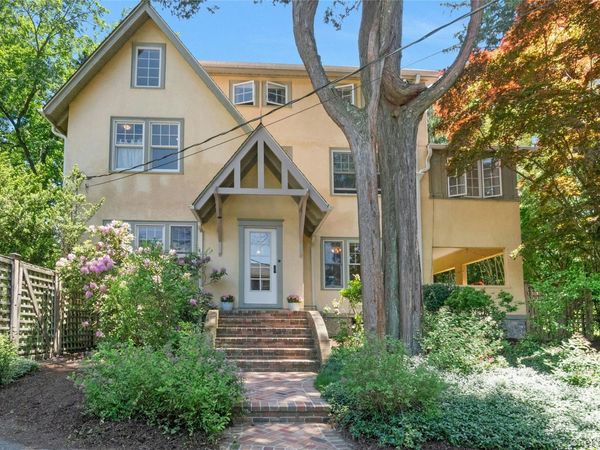 11 Sarven Court, Tarrytown, NY 10591