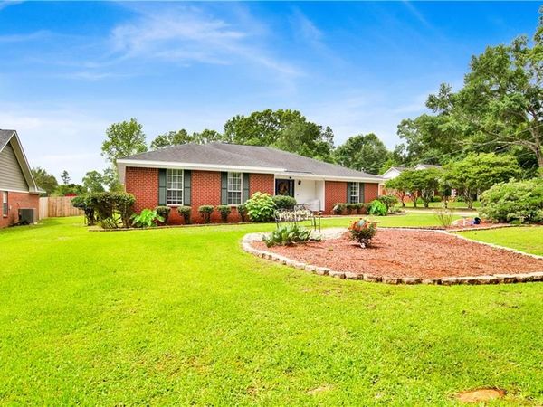 10531 Hunters Ridge Drive, Mobile, AL 36695
