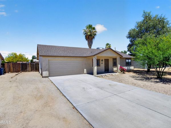 690 E OSAGE Avenue, Apache Junction, AZ 85119