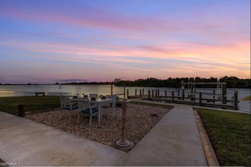 4885 E Riverside Dr , Fort Myers, FL 33905 Photo