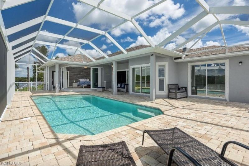 4885 E Riverside Dr , Fort Myers, FL 33905 Photo