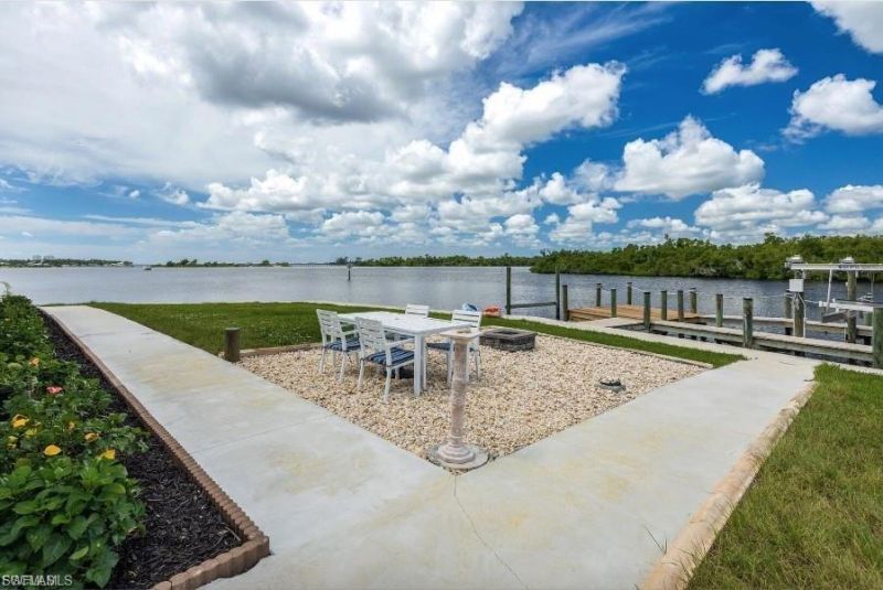 4885 E Riverside Dr , Fort Myers, FL 33905 Photo