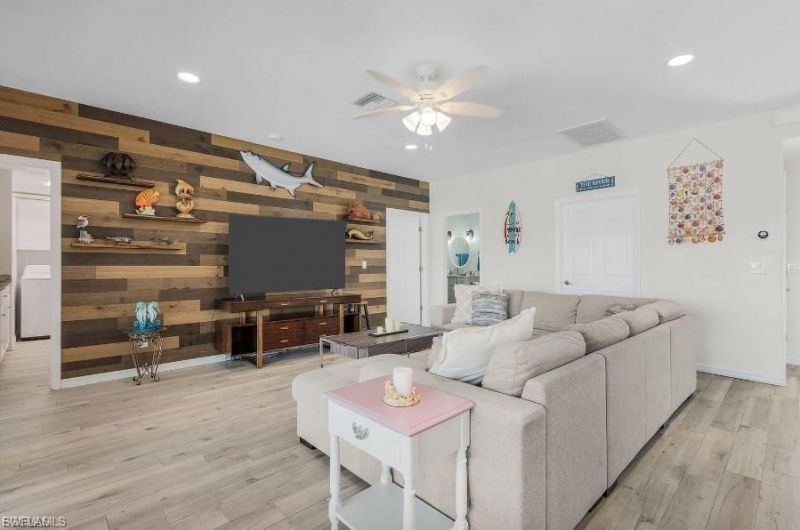 4885 E Riverside Dr , Fort Myers, FL 33905 Photo
