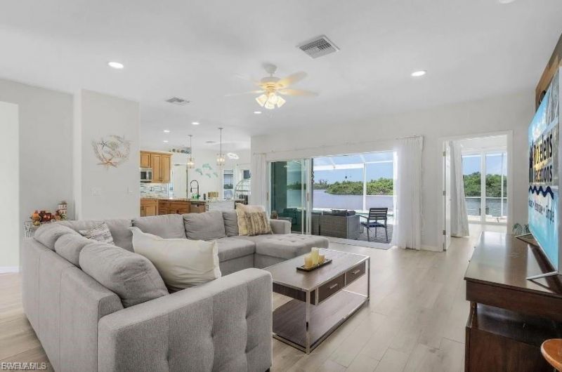 4885 E Riverside Dr , Fort Myers, FL 33905 Photo