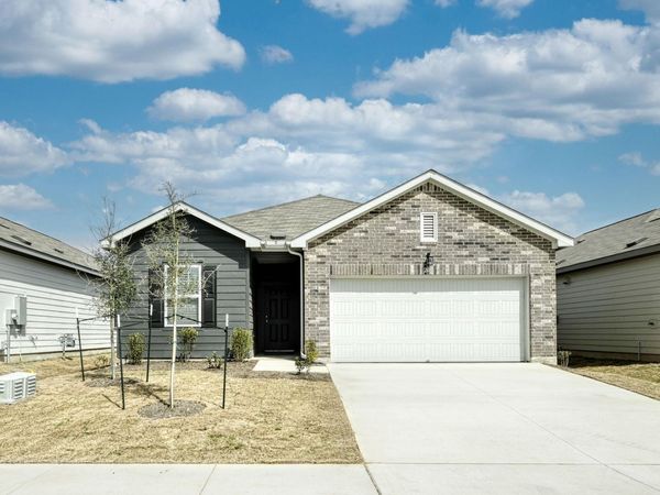 209 Stonebrook DR, Hutto, TX 78634