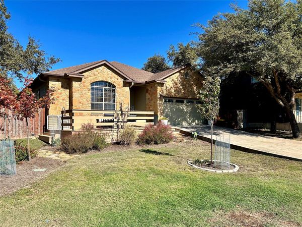 10039 Janet LOOP , Dripping Springs, TX 78620