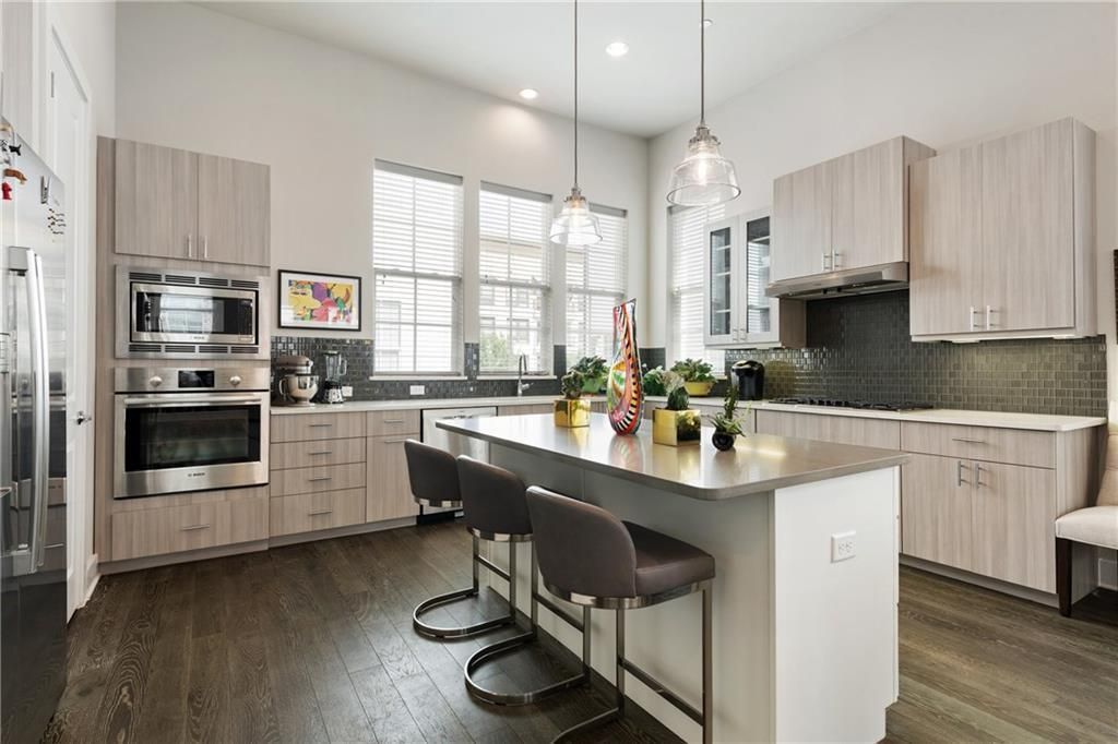 1305 Town Creek Dr, Unit 5, Austin, TX 78741 Main Photo