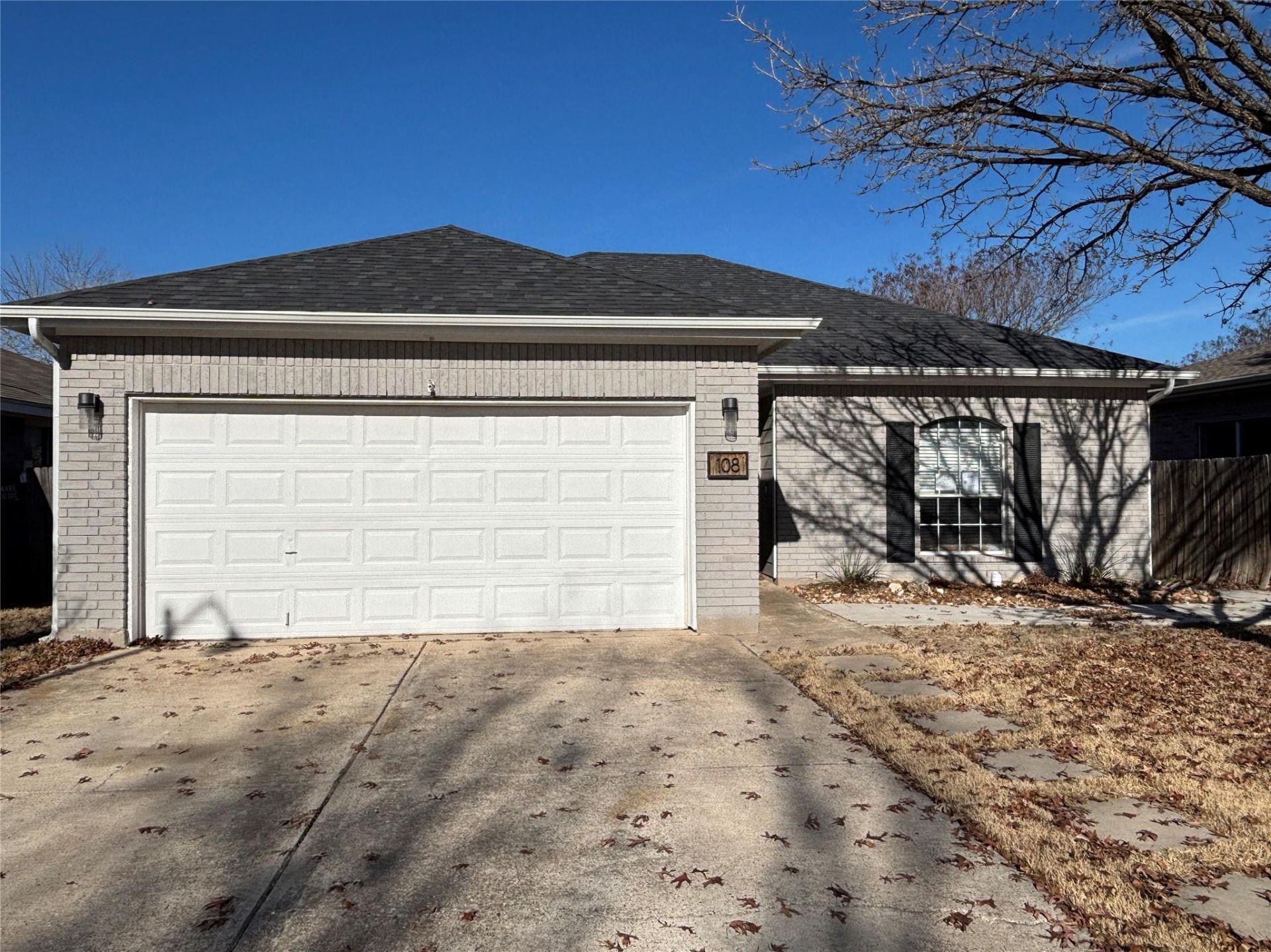 108 Shenandoah Trl , Elgin, TX 78621 Main Photo