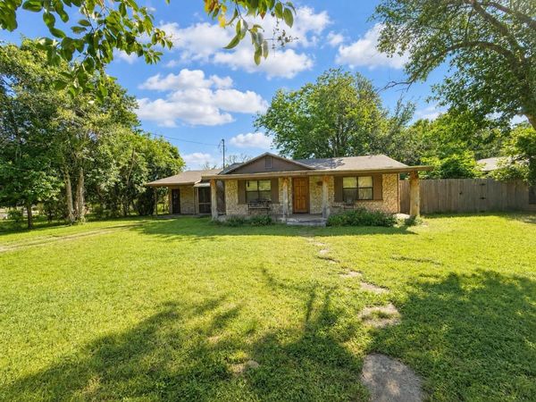 2107 Saratoga DR , Austin, TX 78733