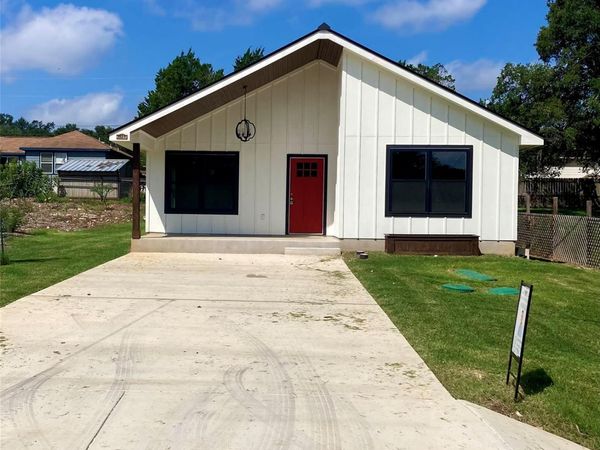 1127 Greenhill DR, Canyon Lake, TX 78133
