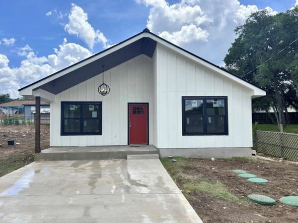 1127 Greenhill DR , Canyon Lake, TX 78133