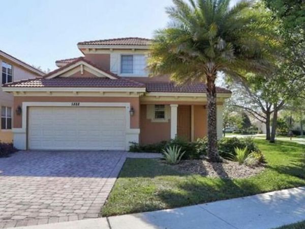 5888 SE Crooked Oak Avenue, Hobe Sound, FL 33455
