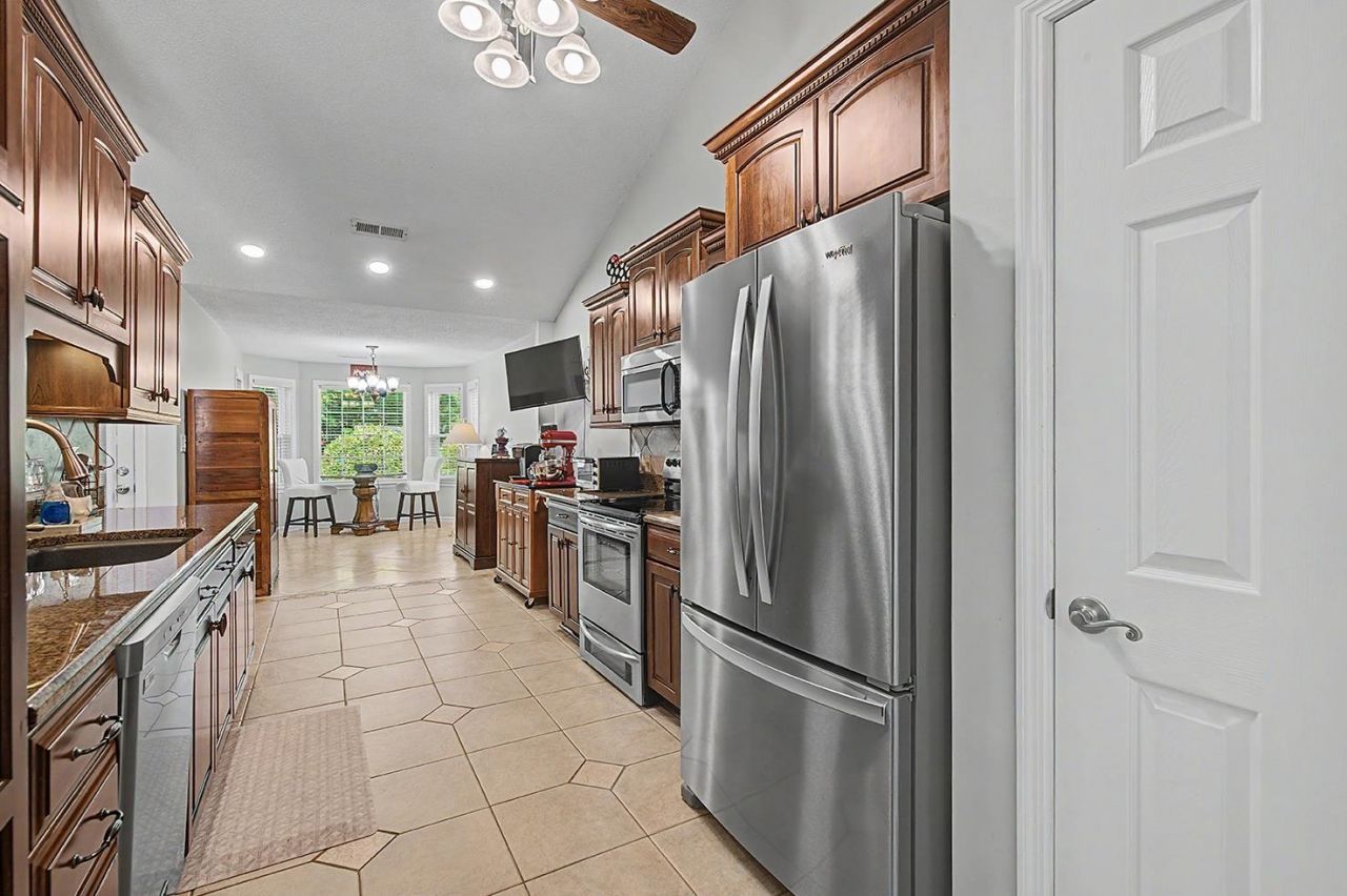 9619 Indigo Creek Blvd. Photo 29