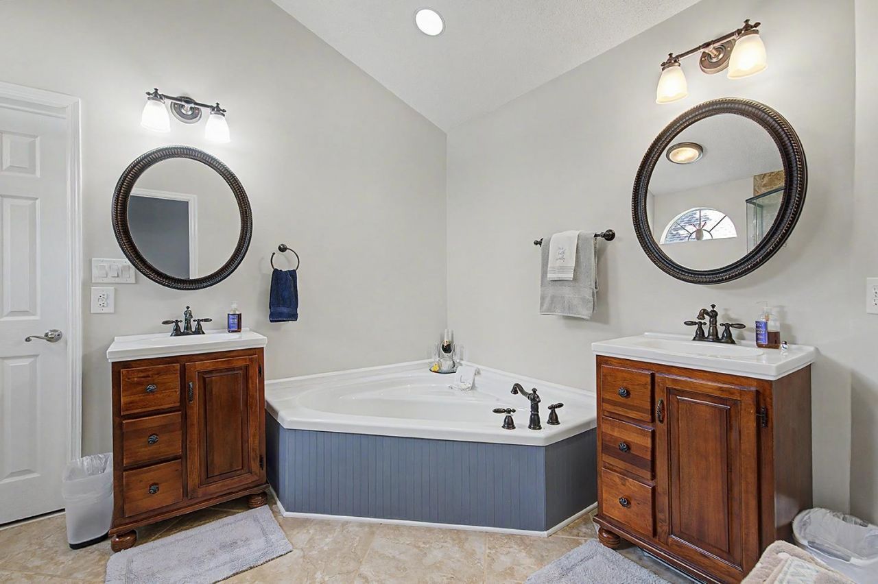 9619 Indigo Creek Blvd. Photo 40