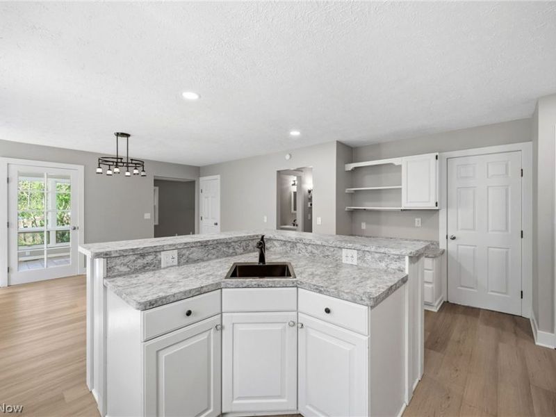 14367 Crown Point Parkway , Strongsville, OH 44136 Photo 10