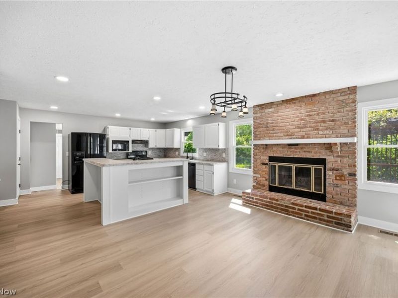 14367 Crown Point Parkway , Strongsville, OH 44136 Photo 13