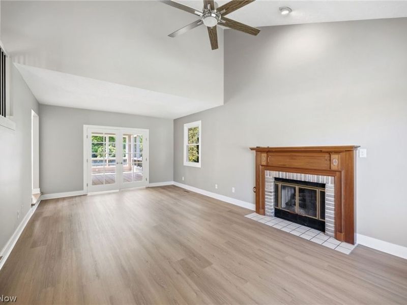 14367 Crown Point Parkway , Strongsville, OH 44136 Photo 3