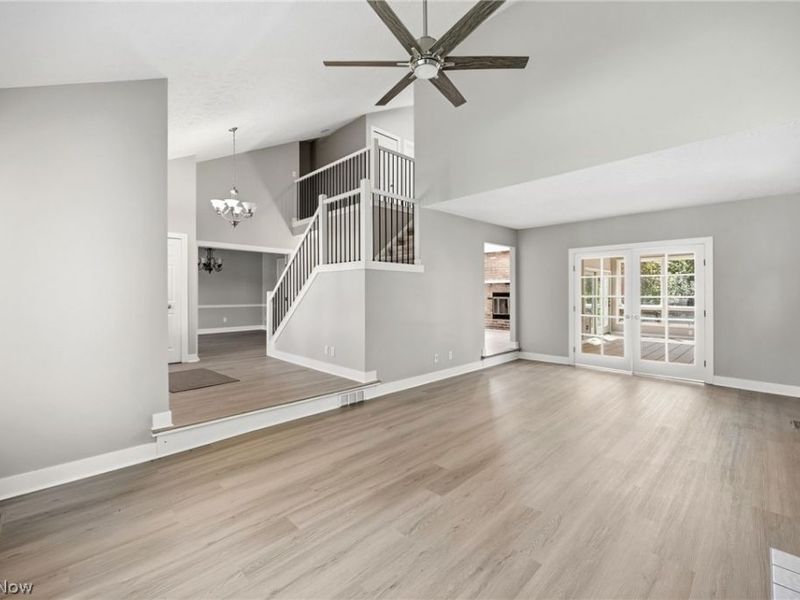 14367 Crown Point Parkway , Strongsville, OH 44136 Photo 4