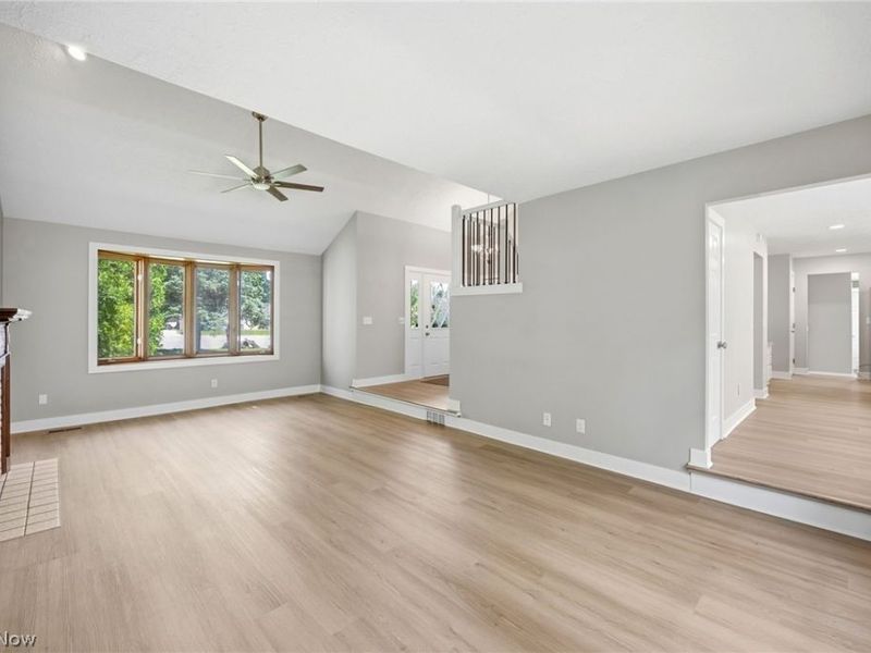 14367 Crown Point Parkway , Strongsville, OH 44136 Photo 5