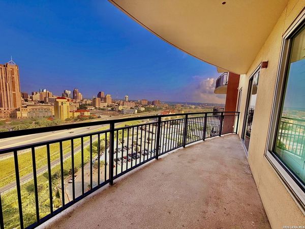 215 Center, UNIT 1608, San Antonio, TX 78202