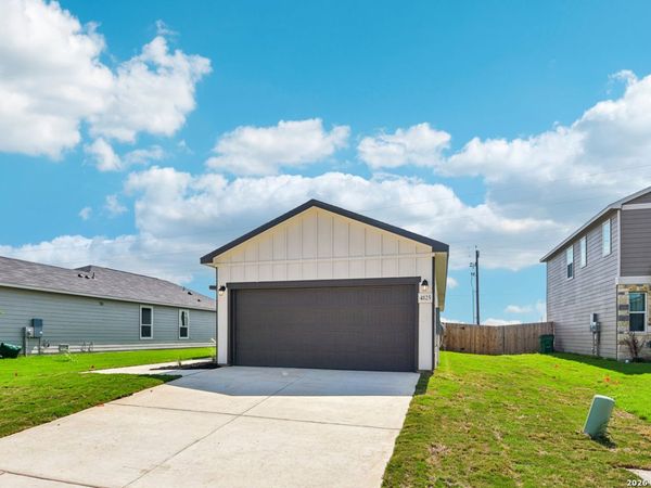 4125 WOODSIDE DR, Seguin, TX 78155