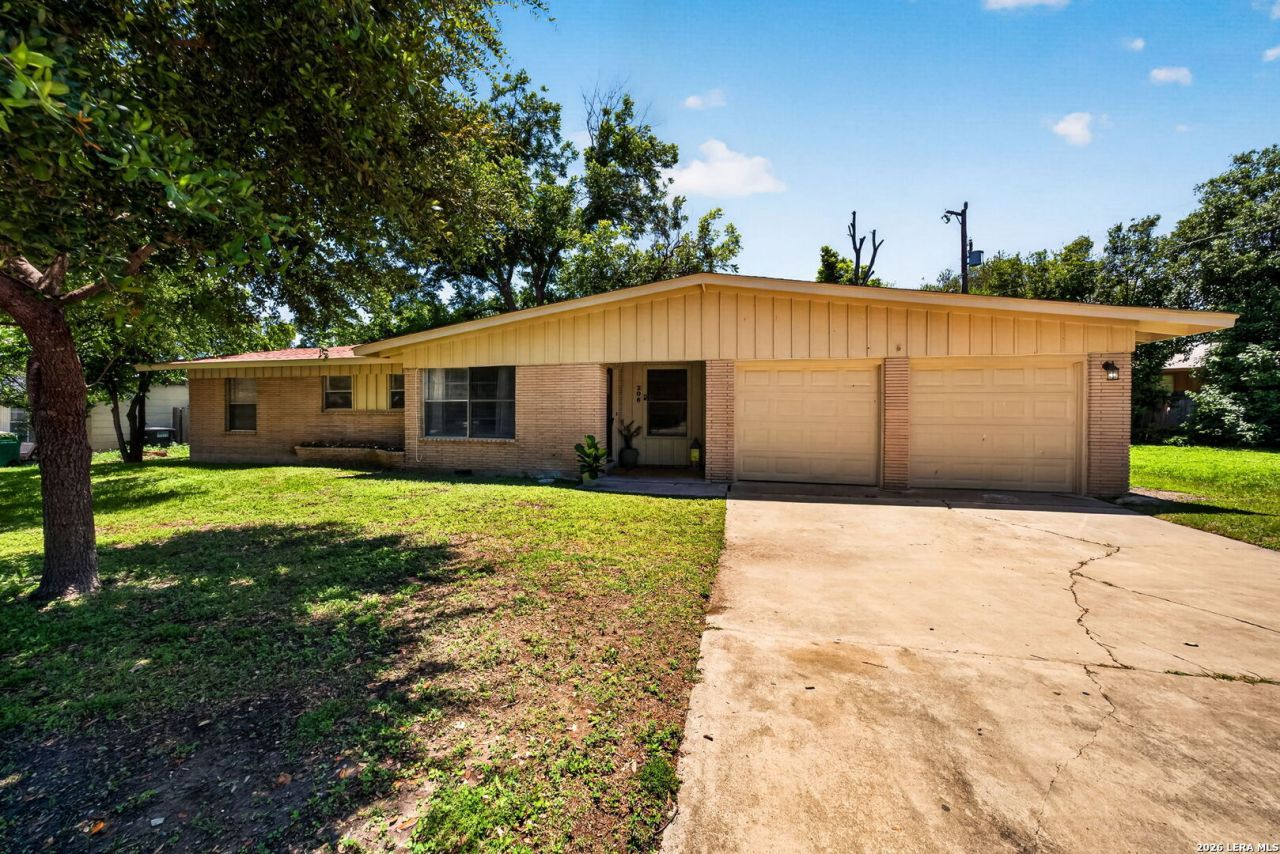 206 Enchanted Dr, San Antonio, TX 78216 Main Photo