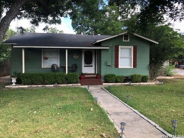 893 PINE ST, New Braunfels, TX 78130