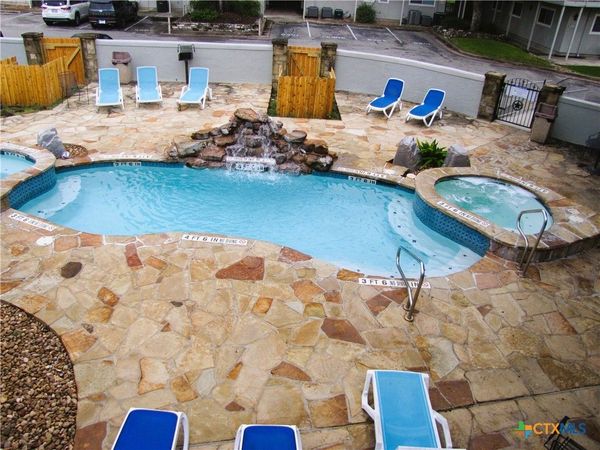 730 E Mather Street , Unit J203, New Braunfels, TX 78130