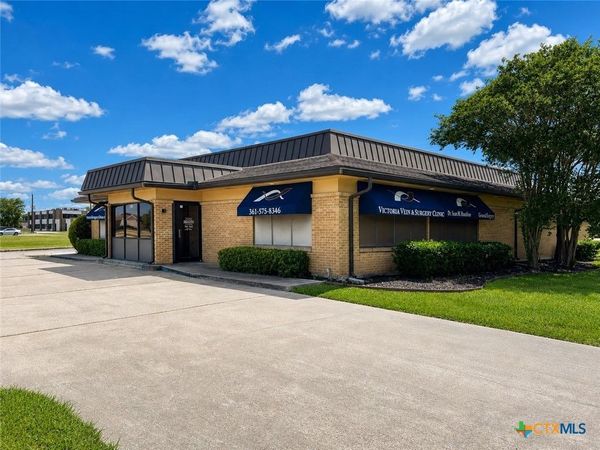 1701 E Red River Street , Victoria, TX 77901