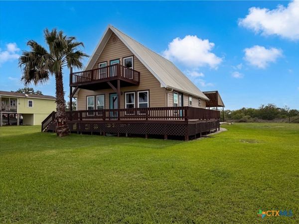 552 S Marshall Johnson Avenue , Port Lavaca, TX 77978
