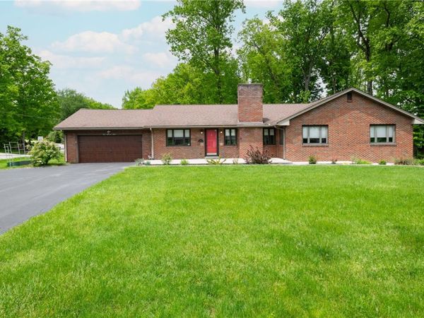 112 White Oak Dr, Butler, PA 16001