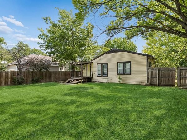 1120 S Pine Street, Grapevine, TX 75050