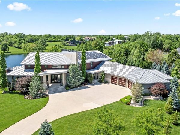 10712 W 165th Street, Overland Park, KS 66221