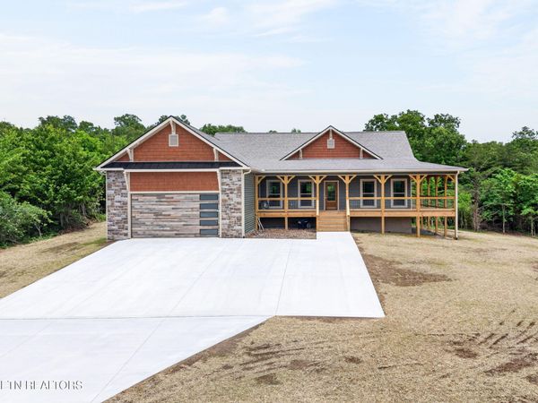 8036 Hebbertsburg Rd, Crab Orchard, TN 37723