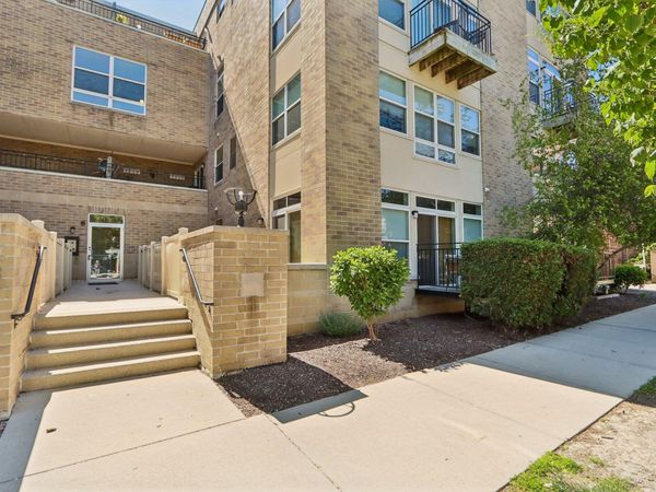 1550 N Warren Ave, Unit 113, Milwaukee, WI 53202