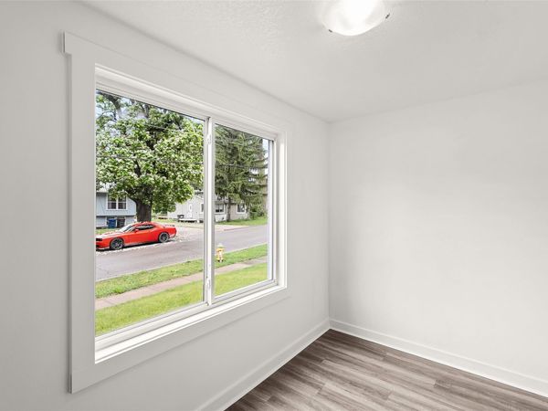 217 E Payton Avenue, Des Moines, IA 50315